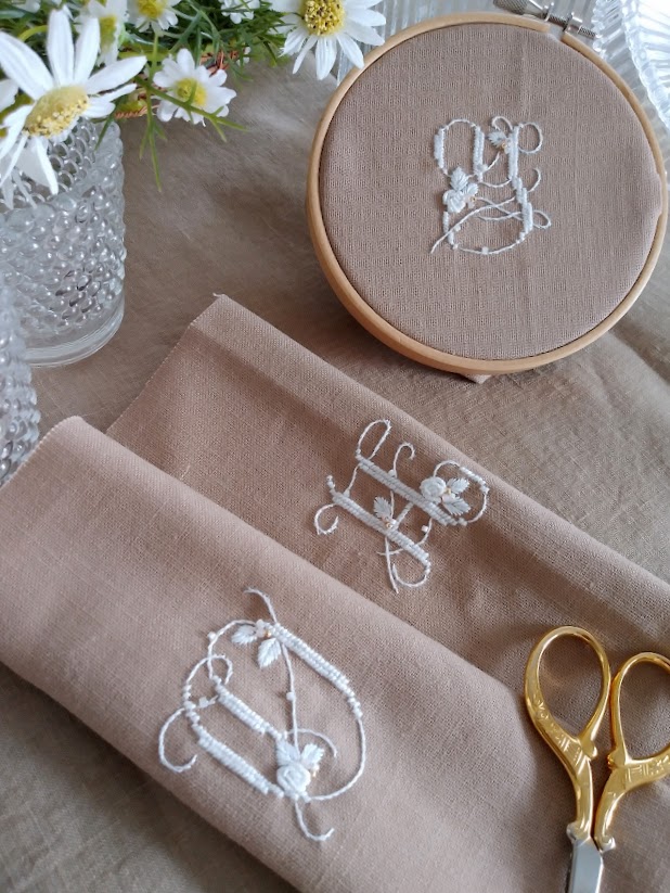 イニシャル刺繡