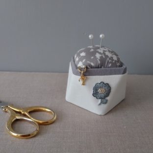 ピンクッション