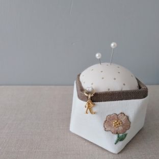 ピンクッション